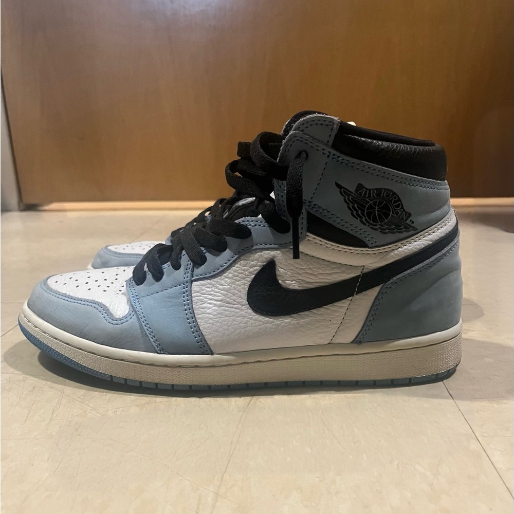 Jordan 1 Retro OG High University Blue White Black